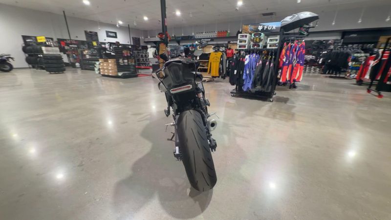 Used 2025 Yamaha YZF-R7 CA Image 2
