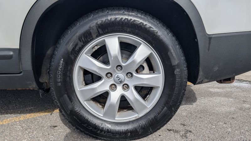 Used 2013 Kia Sorento LXImage 9