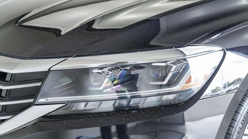 2022 Volkswagen Passat 2.0T SEImage 8