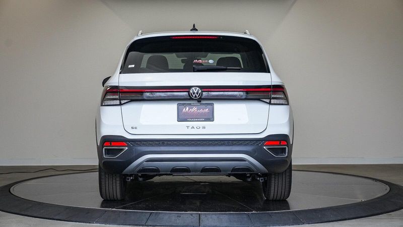 New 2025 Volkswagen Taos 1.5T SEImage 3