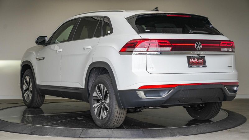 2025 Volkswagen Atlas Cross Sport 2.0T SEImage 2