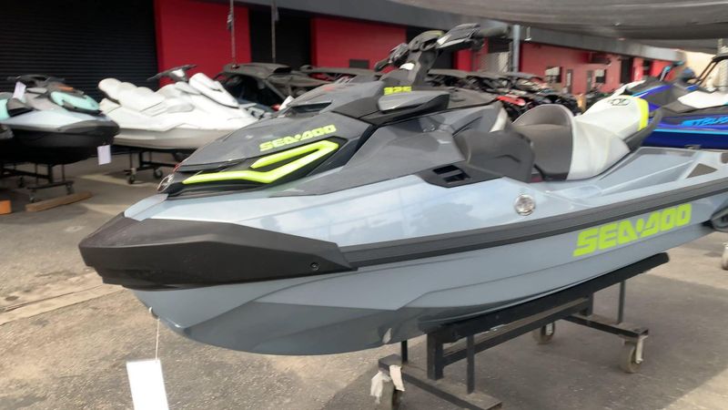 New 2025 Sea-Doo RXT-X 325 (SOUND SYSTEM) Image 5