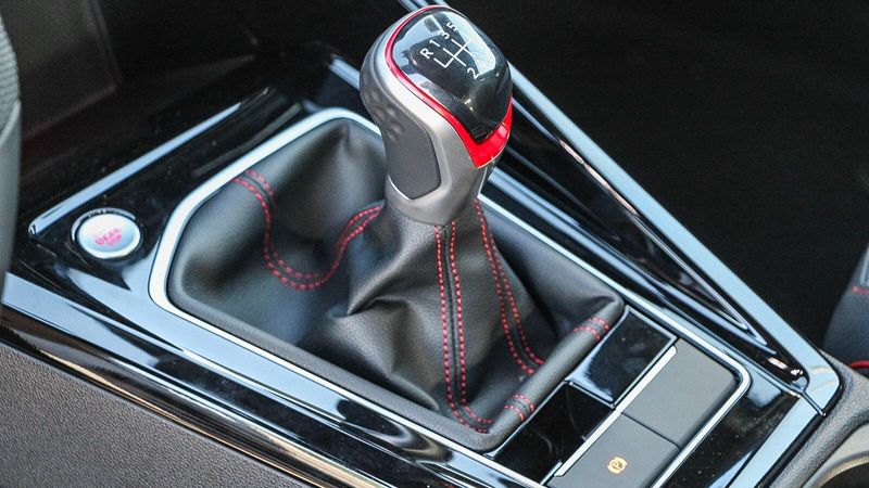 2024 Volkswagen Golf GTI AutobahnImage 27