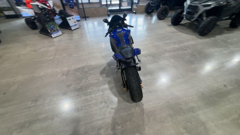 Used 2015 Yamaha YZF-R1 Image 2