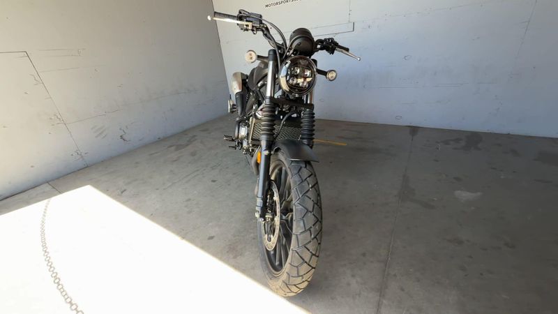 2025 Honda SCL500 Image 3