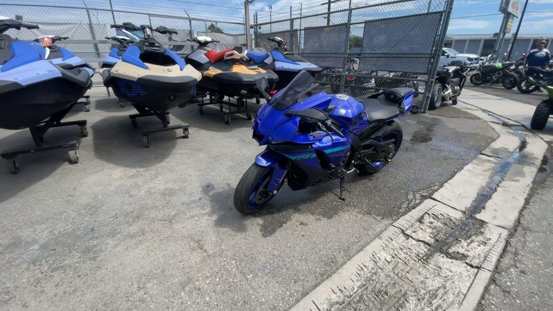 Used 2024 Yamaha YZF-R1 Image 7