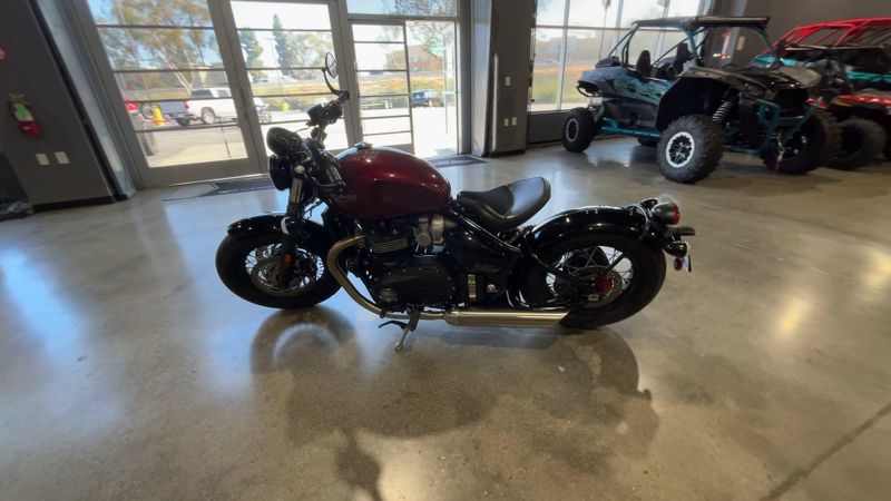 2022 Triumph Bobber Image 5