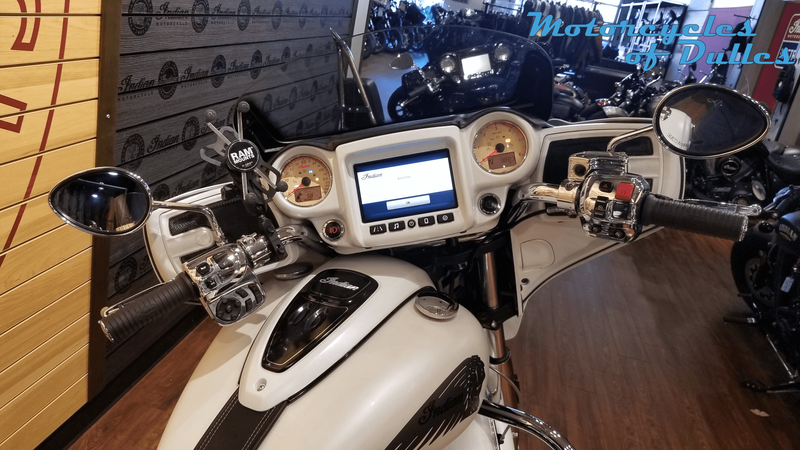 2017 Indian Motorcycle Chieftain in a White Smoke exterior color. Motorcycles of Dulles 571.934.4450 motorcyclesofdulles.com 