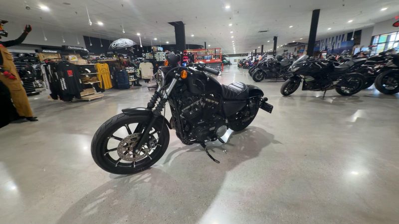 Used 2020 Harley-Davidson SPORTSTER IRON 883 Image 5