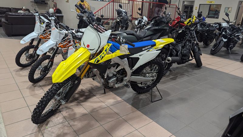 2025 Suzuki RMZ 450 Image 2