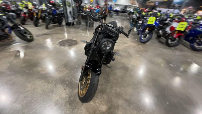 Used 2025 Yamaha XSR900 Image 3