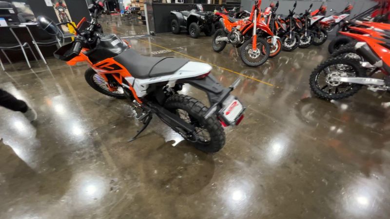 New 2026 KTM 390 ENDURO R Image 6