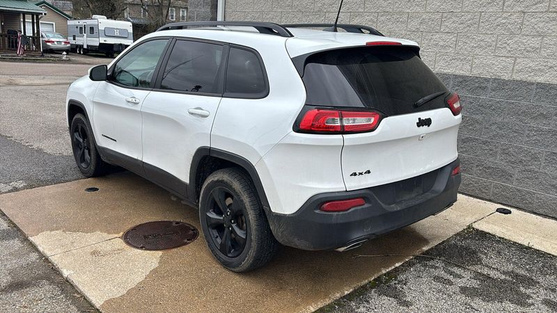 2016 Jeep Cherokee AltitudeImage 3