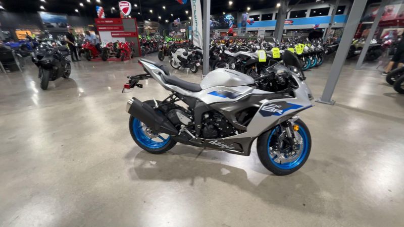 New 2027 Kawasaki NINJA ZX-6R ABS Image 9