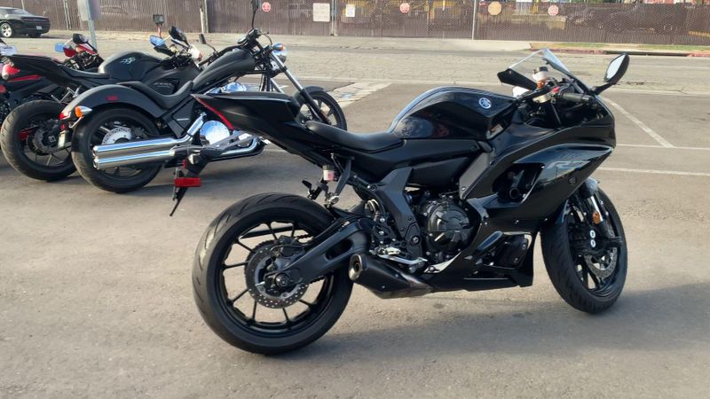 Used 2022 Yamaha YZF-R7 CA Image 9