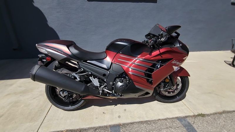 New 2025 Kawasaki NINJA ZX-14R ABS Image 4