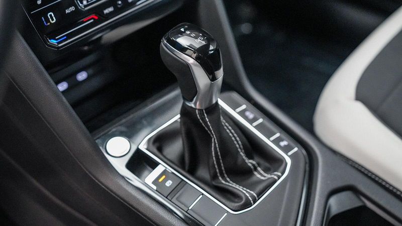 New 2025 Volkswagen Taos 1.5T SEImage 20