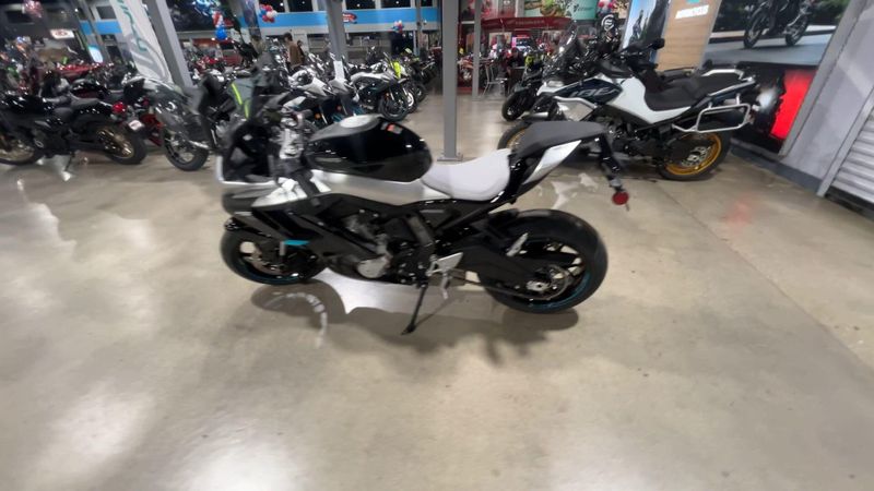 New 2026 CFMOTO 675SS Image 5