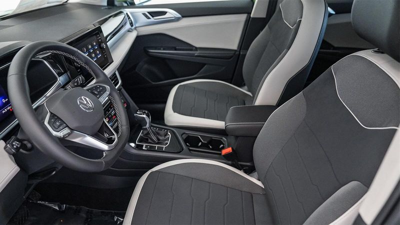 New 2025 Volkswagen Taos 1.5T SEImage 19