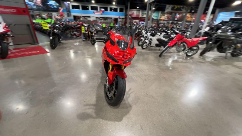 New 2027 Ducati PANIGALE V2 MM93 Image 3