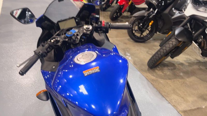 Used 2022 Yamaha YZF-R3 ABS Image 9