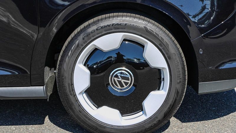 2025 Volkswagen ID. Buzz Image 10