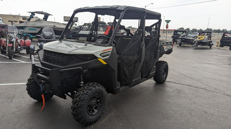 2025 Polaris RANGER CREW 1000 PREMIUM WHITE LIGHTNINGImage 3