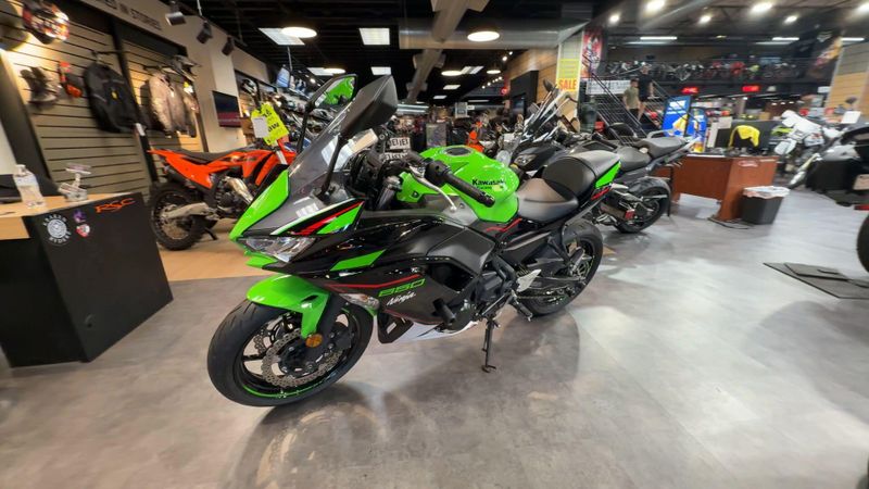 Used 2022 Kawasaki NINJA 650 Image 9