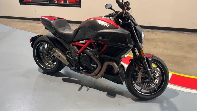 2015 Ducati Diavel Image 2