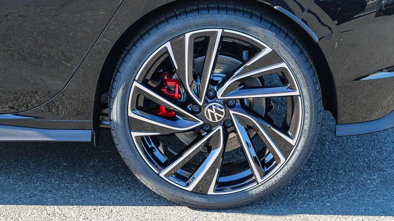 2024 Volkswagen Golf GTI AutobahnImage 10