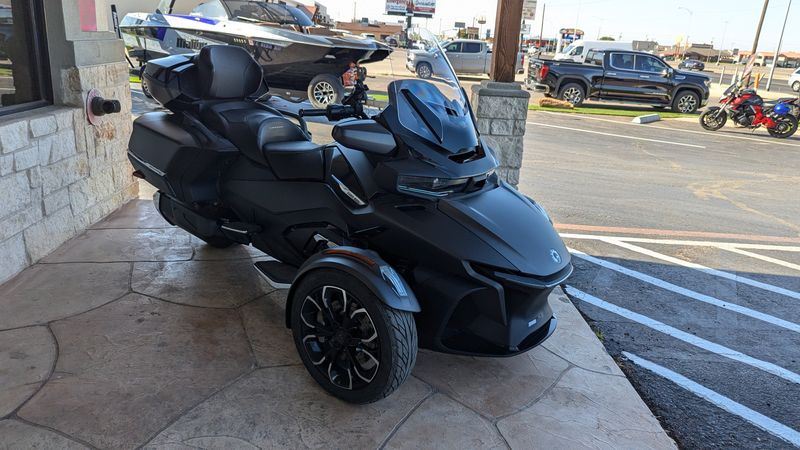 2022 Can-Am SPYDER BASEImage 2