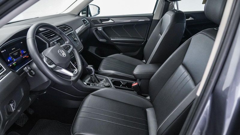 2022 Volkswagen Tiguan 2.0T SEImage 16