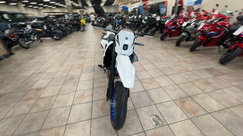 New 2025 Suzuki DR-Z4SM Image 7