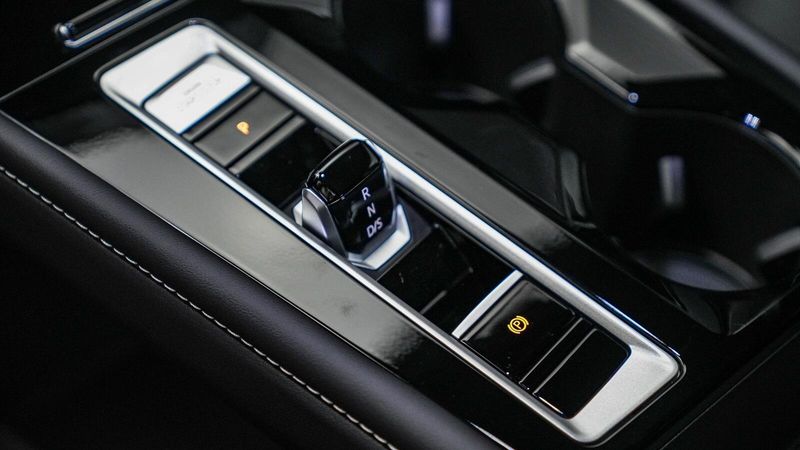 New 2025 Volkswagen Atlas 2.0T SELImage 20