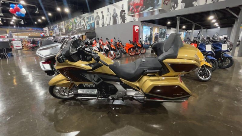 2025 Honda GOLDWING TOUR DCT Image 5