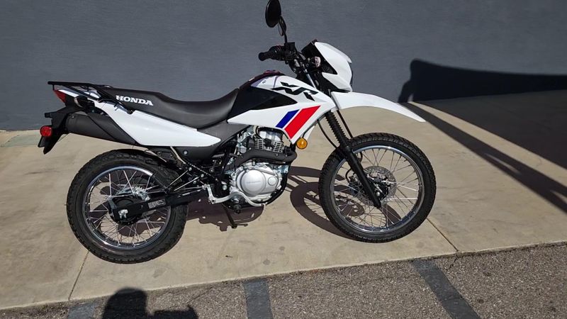 New 2025 Honda XR150L Image 4