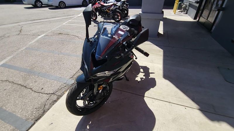New 2026 Kawasaki NINJA ZX-4R ABS Image 7
