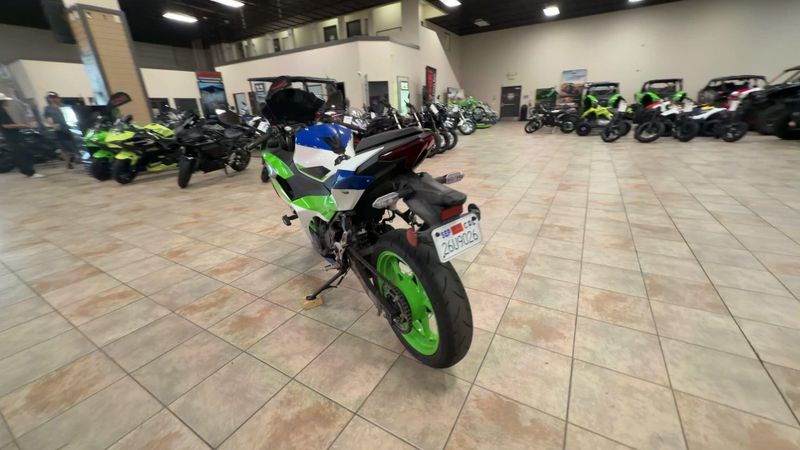 Used 2024 Kawasaki NINJA 500 KRT SE ABS Image 7