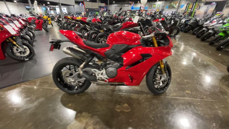 New 2026 Ducati PANIGALE V2 S Image 9