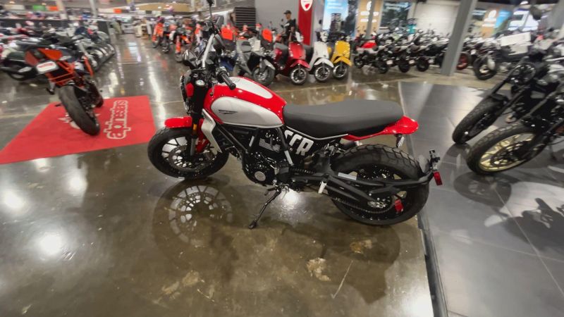 New 2025 Ducati SCRAMBLER 800 ICON Image 6
