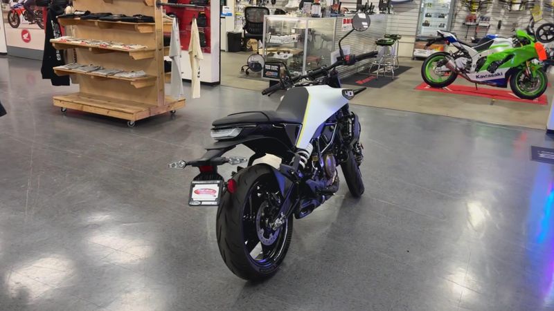 New 2024 Husqvarna VITPILEN 401 Image 3