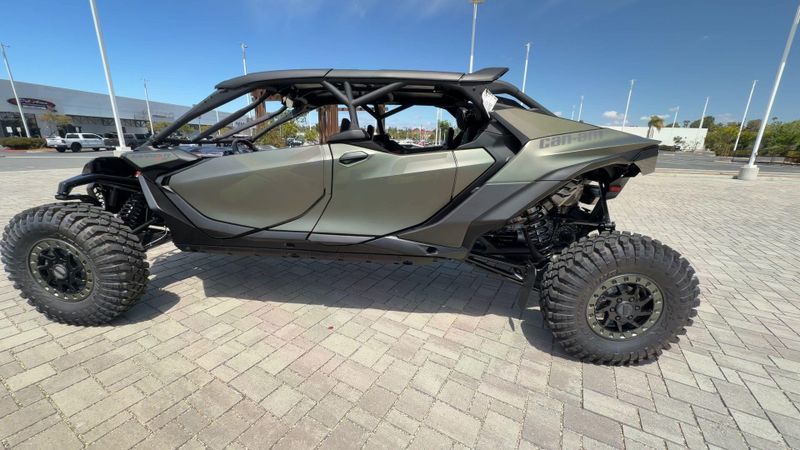 New 2026 Can-Am MAVERICK R MAX X RC 999T DCT Image 6