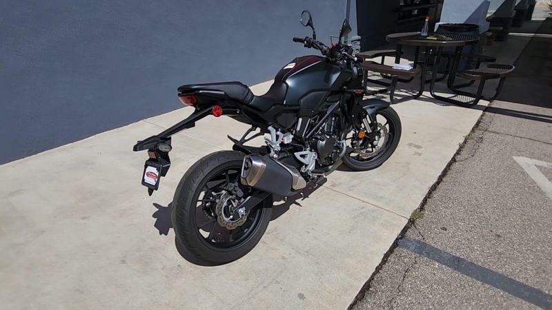 Used 2023 Honda CB300R ABS Image 3