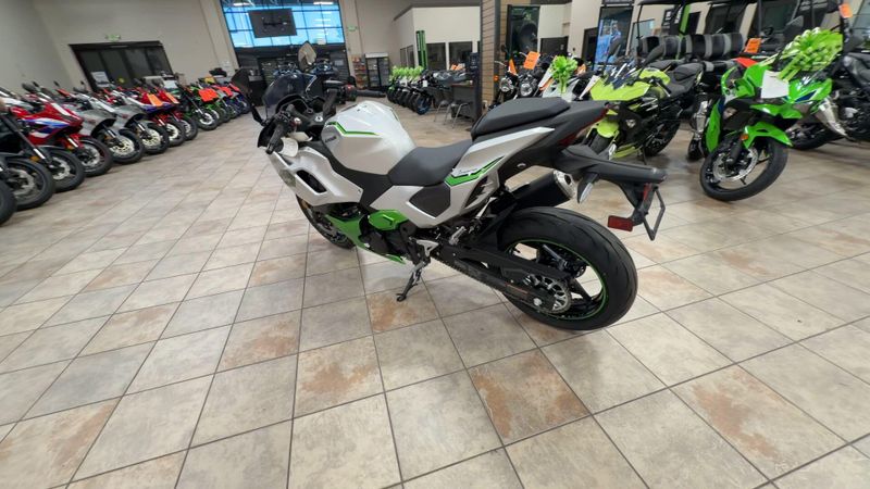 New 2024 Kawasaki NINJA 7 HYBRID ABS Image 7