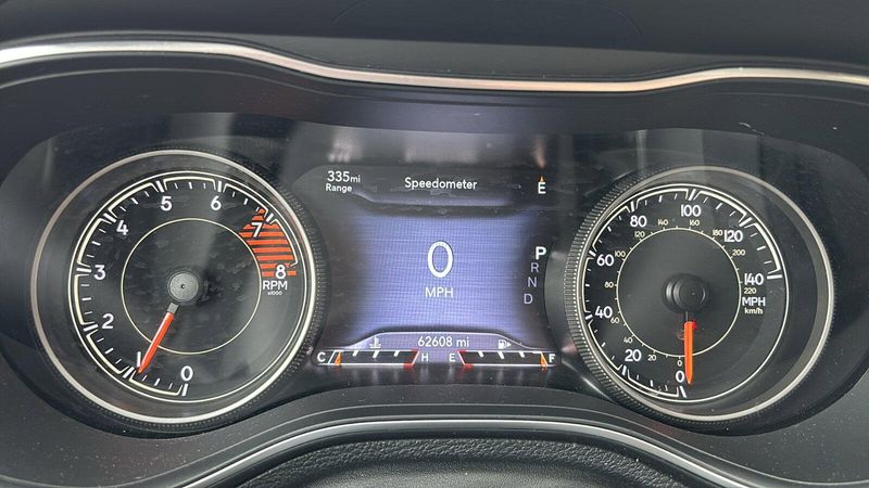 Used 2019 Jeep Cherokee LimitedImage 9