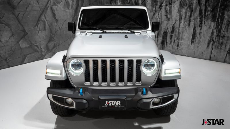 2023 Jeep Wrangler Sahara 4xe photo 18