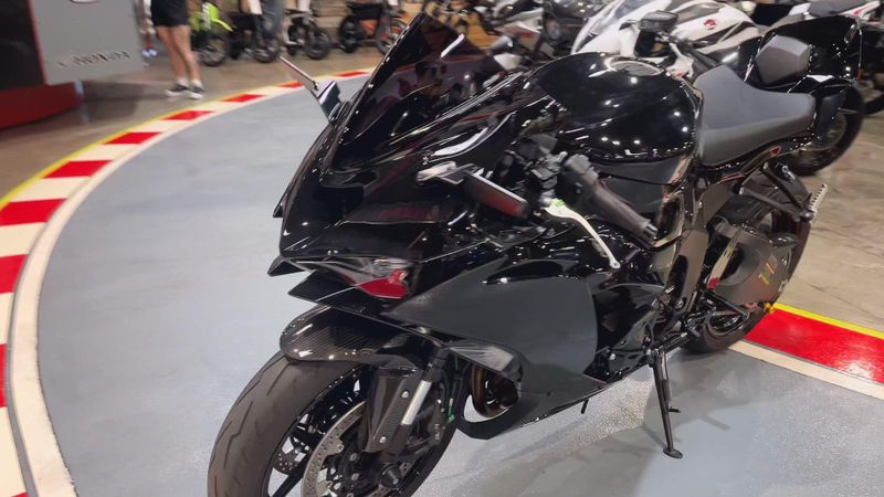 Used 2024 Kawasaki NINJA ZX-6R Image 8