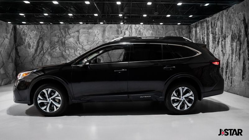 2022 Subaru Outback Touring photo 18