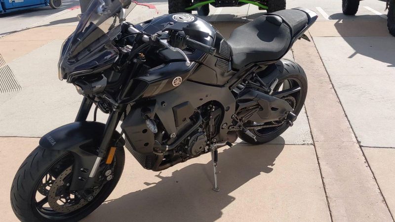 Used 2023 Yamaha MT-10 CA Image 4