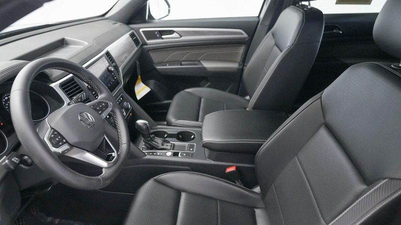Used 2021 Volkswagen Atlas Cross Sport 3.6L V6 SE w/TechnologyImage 17